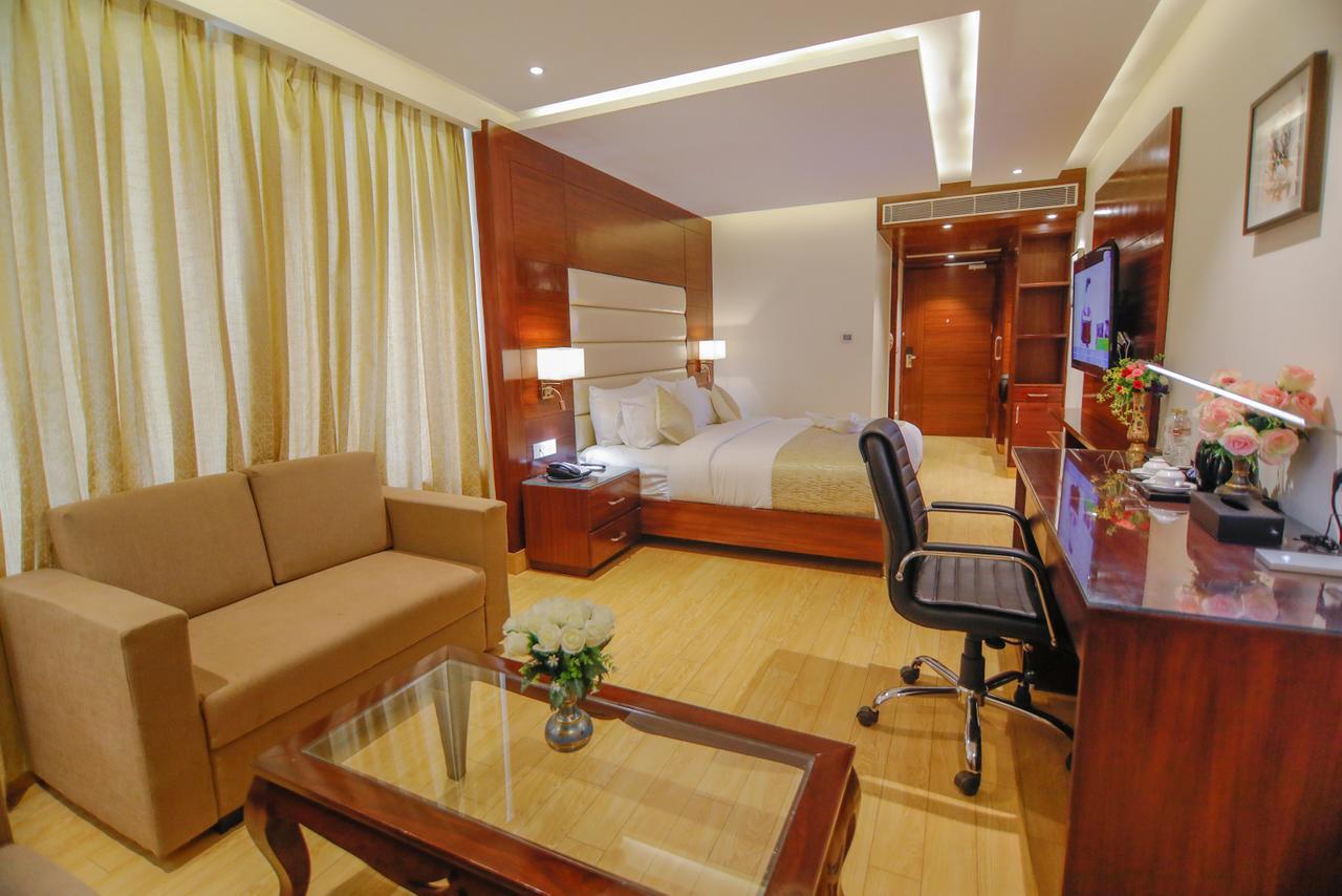 Hotel The Grand Parisian Delhi  Exterior foto