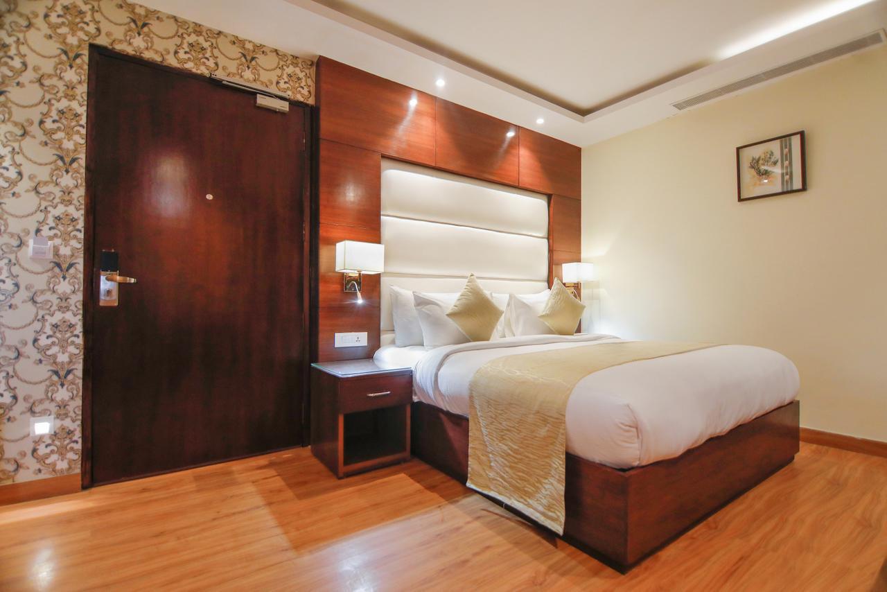 Hotel The Grand Parisian Delhi  Exterior foto