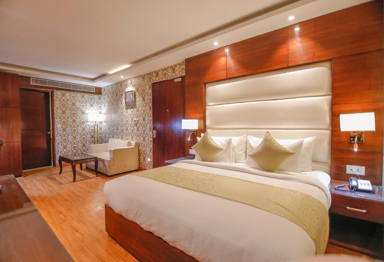 Hotel The Grand Parisian Delhi  Exterior foto
